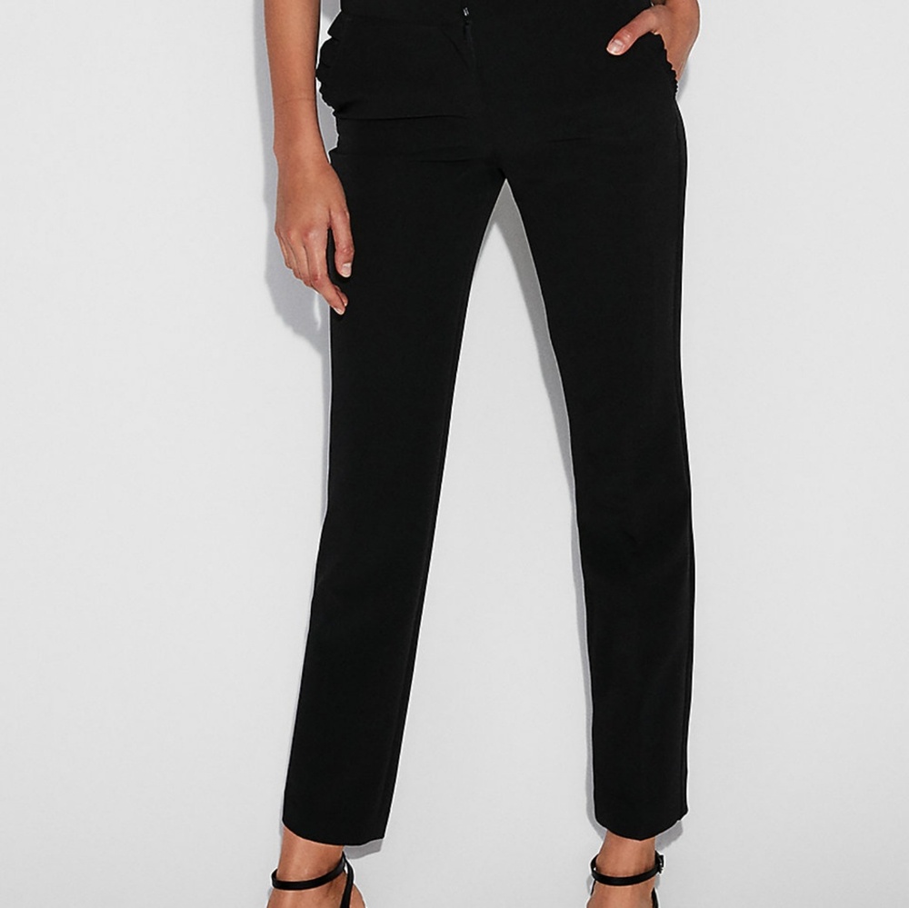 Express Ruffle Pocket Ankle Pant